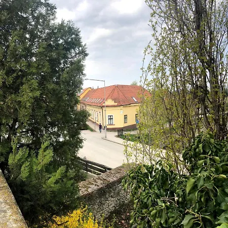 Varalja Vendeghaz Tata Exterior photo
