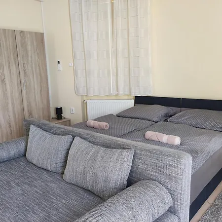 Varalja Vendeghaz Tata Room photo