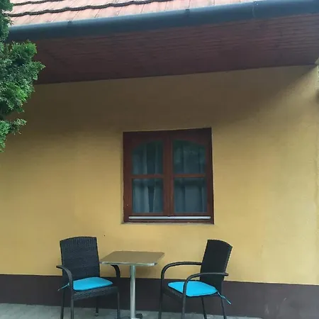 Varalja Vendeghaz Tata Exterior photo