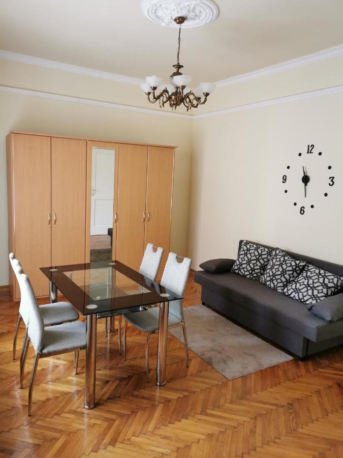 Varalja Vendeghaz Apartment *