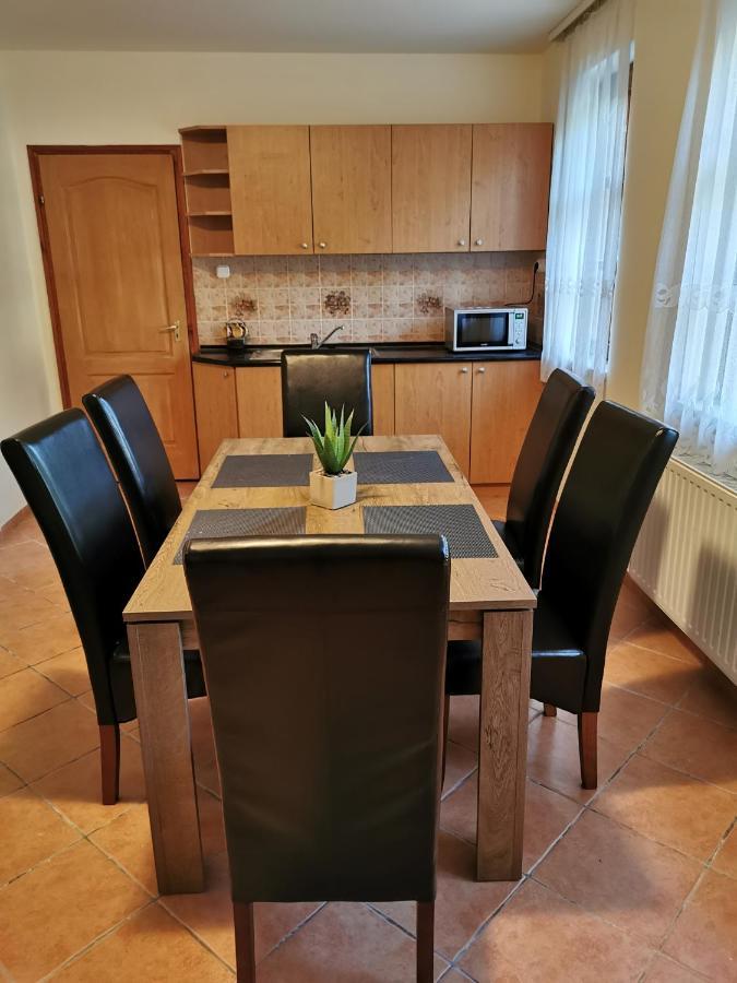 Apartment Varalja Vendeghaz Tata