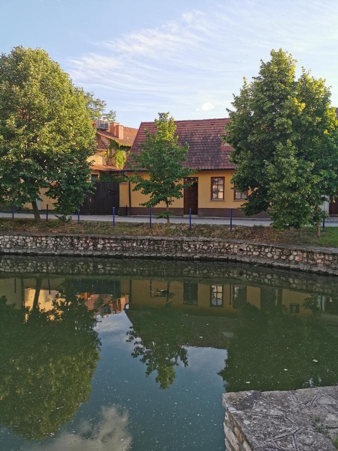 Varalja Vendeghaz Apartment Tata